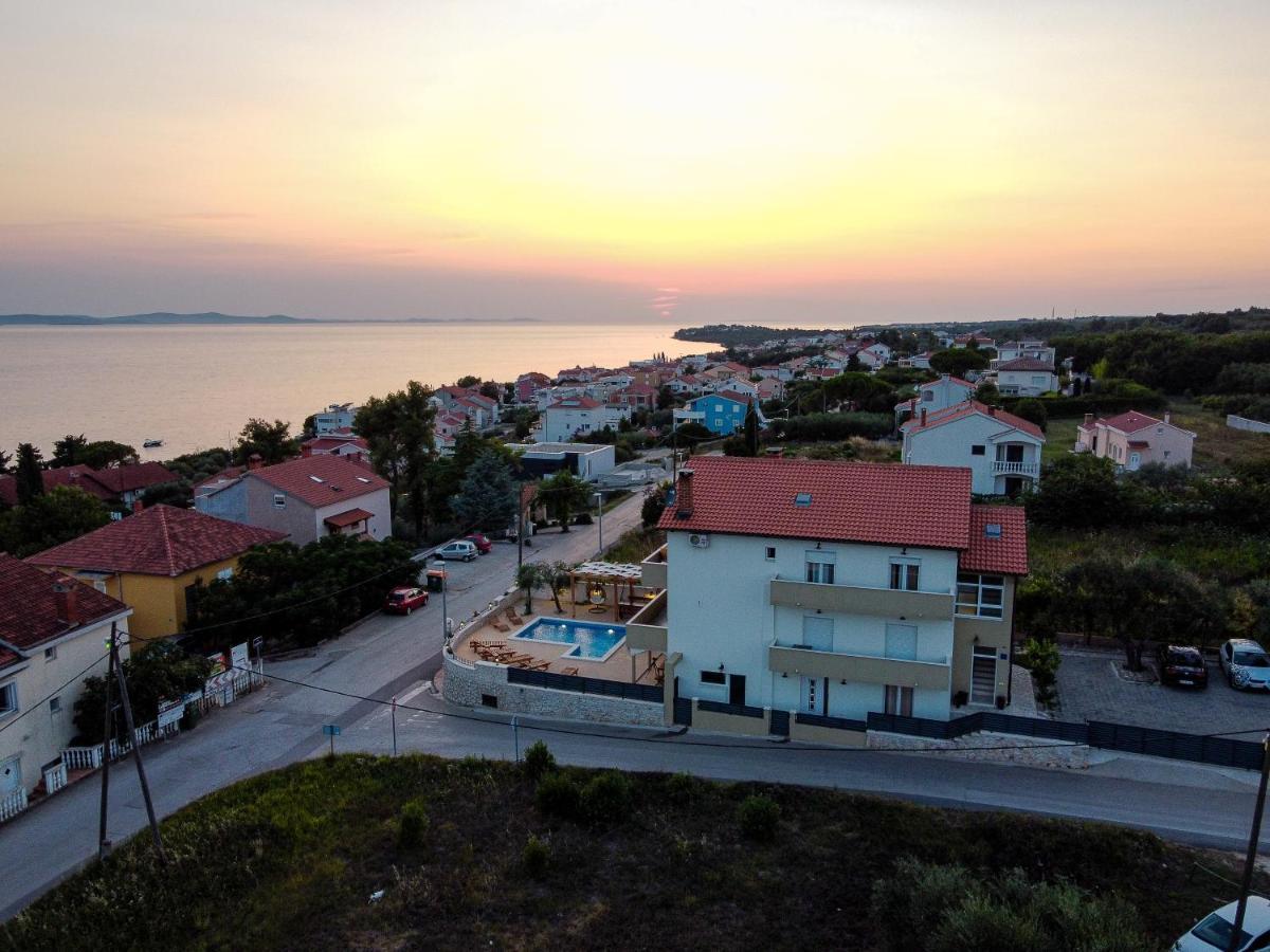 M Kožino