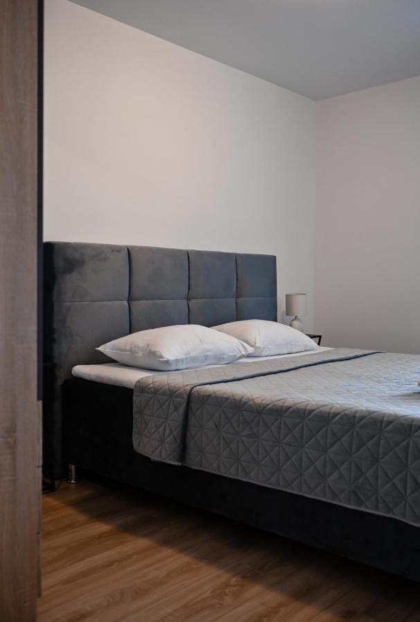 Apartment M *