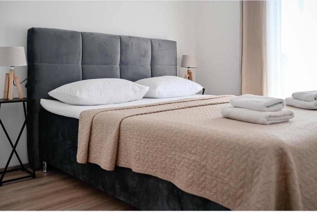 M Apartman *